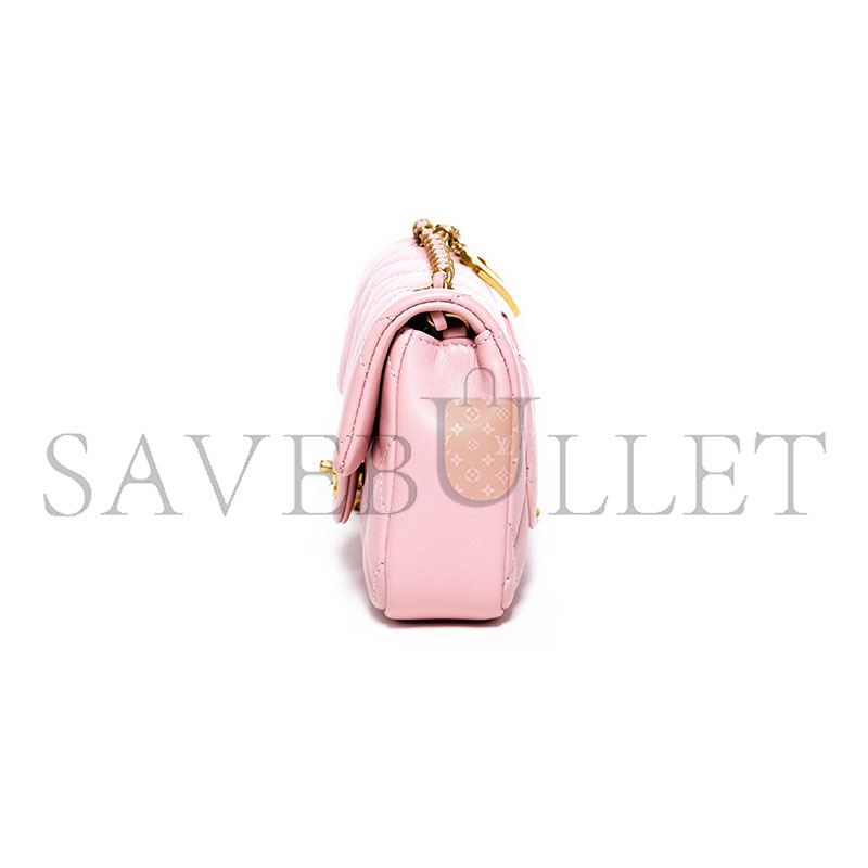 CHANEL PINKSMALL FLAP BAGHEARTWITHCHARMS ON CHAIN (18*13*5cm)